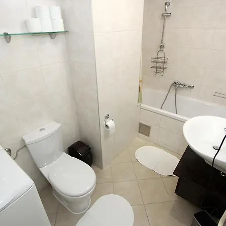 Appartement New Apartments, Parking 5 Eur Per Day