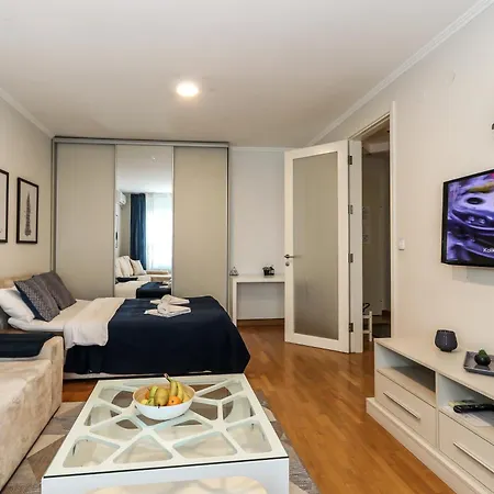 New Apartments, Parking 5 Eur Per Day Apartament Belgrad