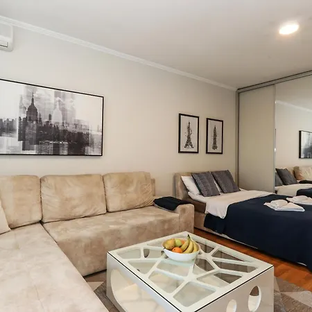 New Apartments, Parking 5 Eur Per Day شقة بلغراد