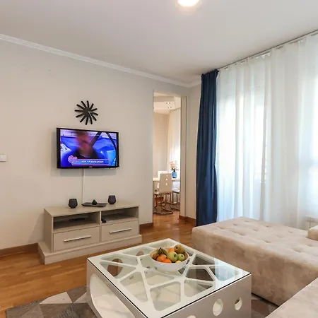 New Apartments, Parking 5 Eur Per Day * Belgrad